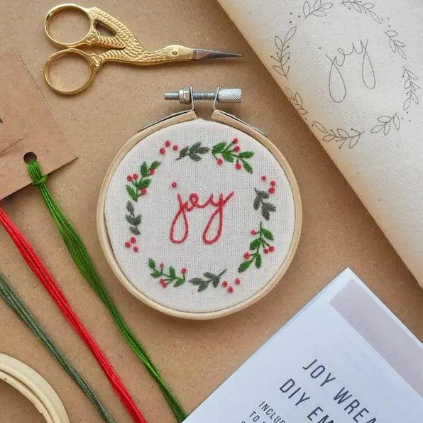 Mini Holiday Embroidery Kits