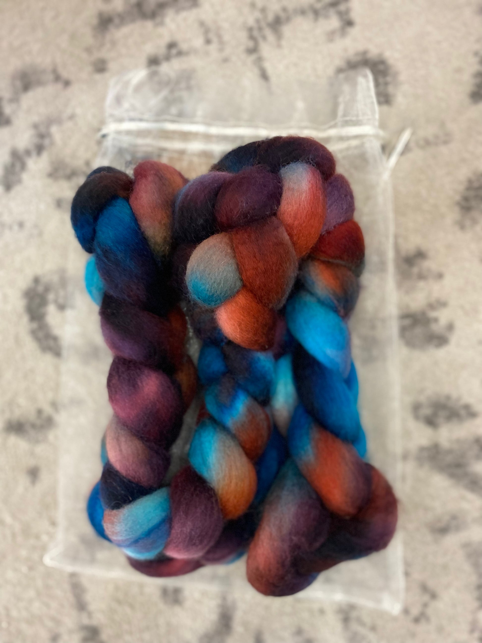 Wool Roving A Rabbit Hand Dyed 100% Wool Roving 4oz – Rabbit Row Yarns & Haberdashery